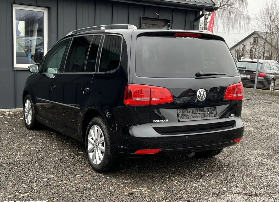 Volkswagen Touran cena 32900 przebieg: 202000, rok produkcji 2011 z Warta małe 436